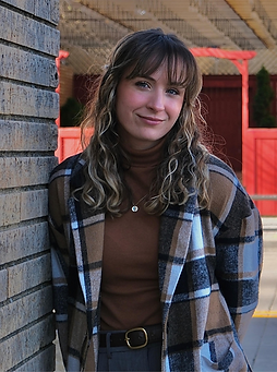 AbigailHeadshot_edited.png