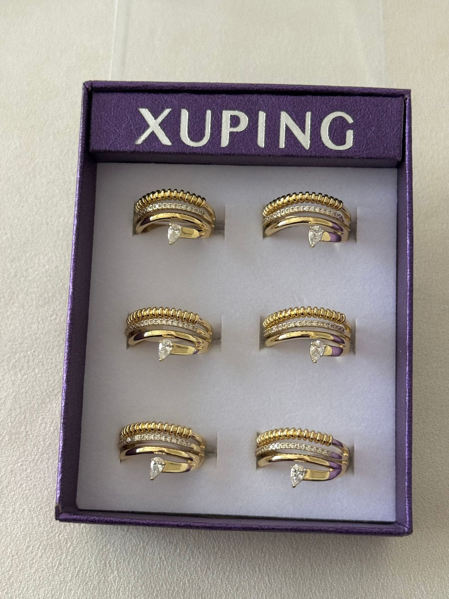 Sarmal Geçişli Taş Detay Xuping Yüzük