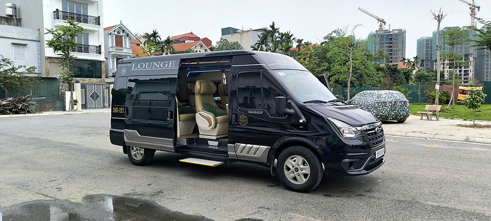Luxury Transfer Hanoi to Halong Bay: Private Limousine vs. Shuttle Bus