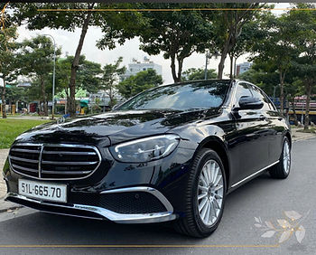 Mercedes E rental in Ho Chi Minh (4).jpg