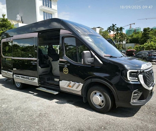 Vietnam Transport Limousine (60).jpg