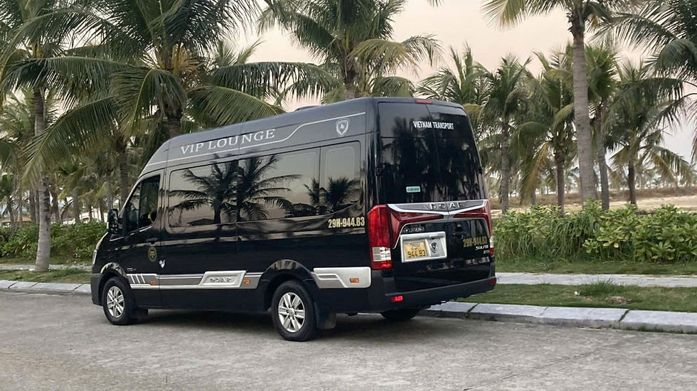 Luxury Transfer Hanoi to Halong Bay: Private Limousine vs. Shuttle Bus