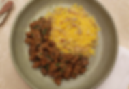 Contrafilé ao molho marrom e cuscuz de milho com shimeji e castanha-do-pará