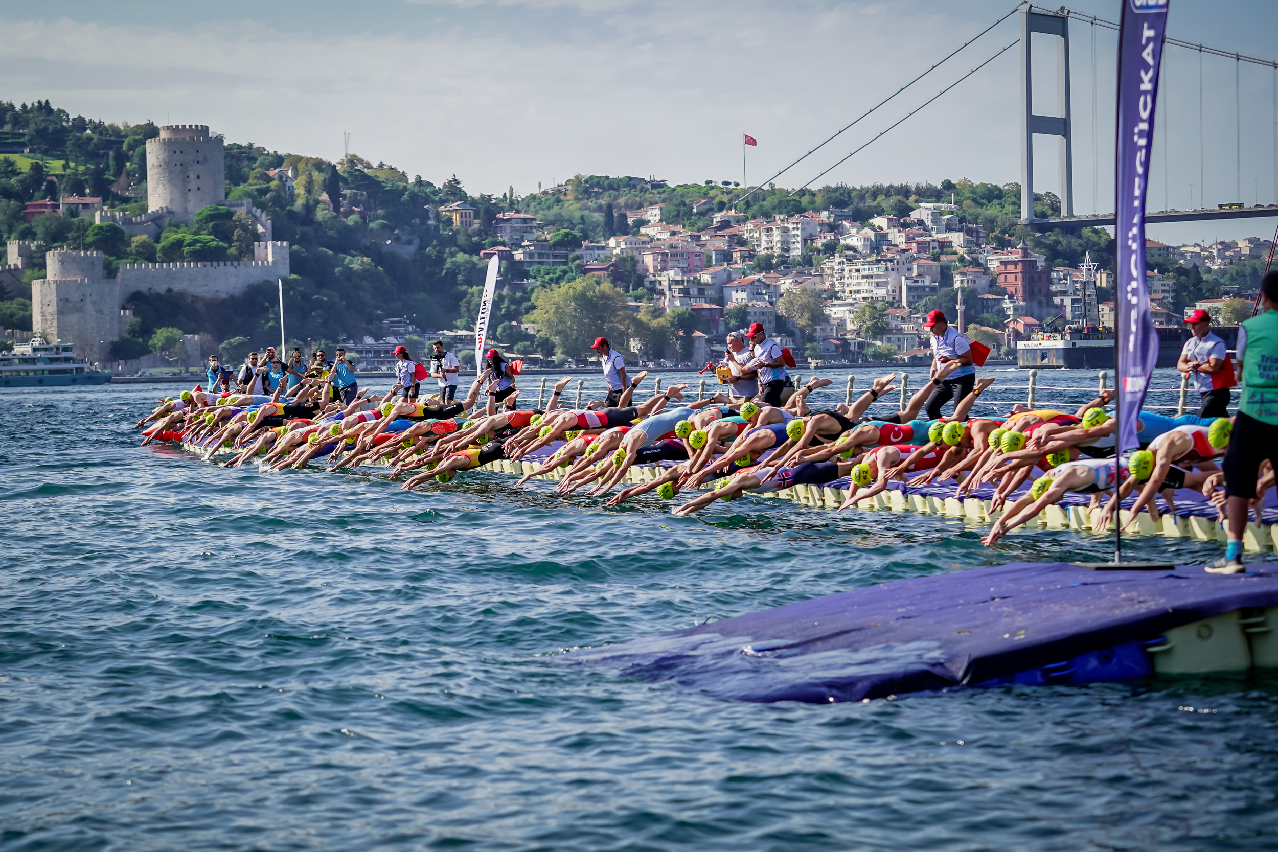 Svømmere ved start i triatlon