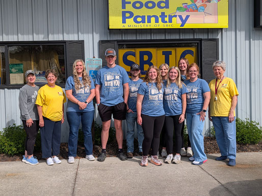 Missouri youth group volunteers at The Lord's Food Pantry