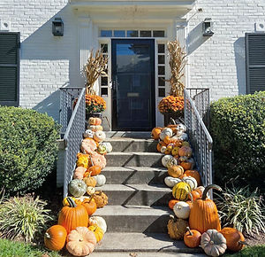 Pumpkins and corn stalks for pumpkin porch decorating