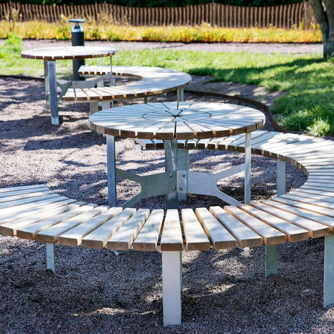 Mobiliario para Exteriores de KOMPAN en Panama: Calidad y Durabilidad