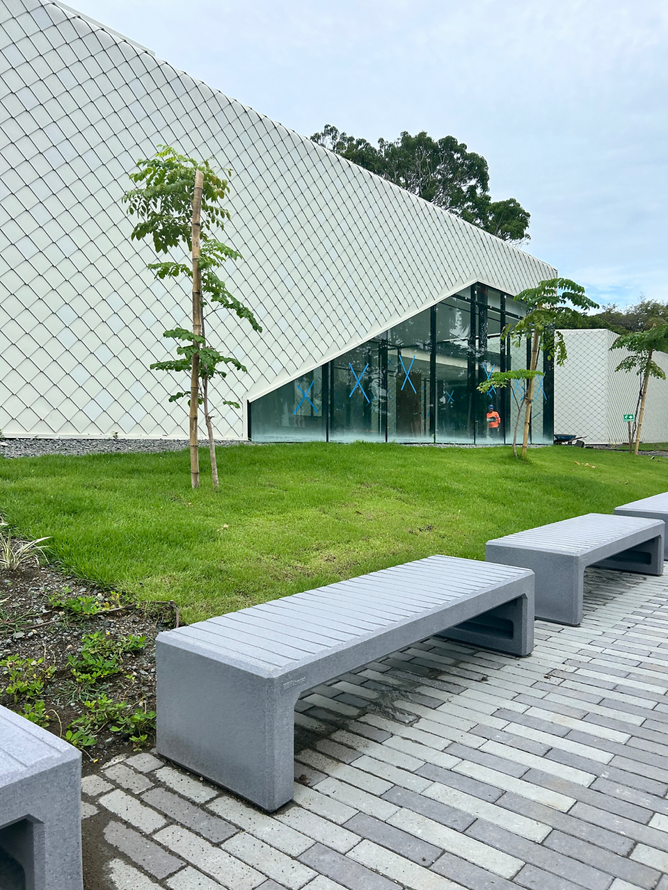 Bancas de polietileno en museo de la fama