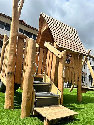 Los Parques infantiles KOMPAN son ideal para escuelas en Panamá