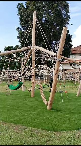 Domo de escalada Jungle Dome KOMPAN COROCORD instalado en Academia Balboa, Ciudad del Saber, Panamá