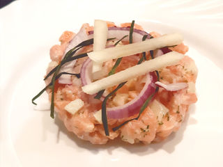 Tartare de saumon à la pomme verte