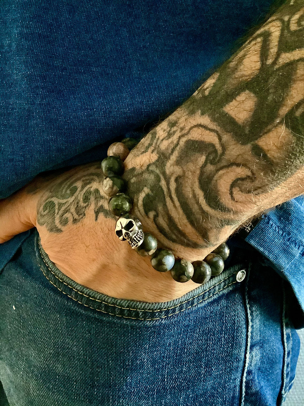 10mm Glaucophane & Skull charm Bracelet