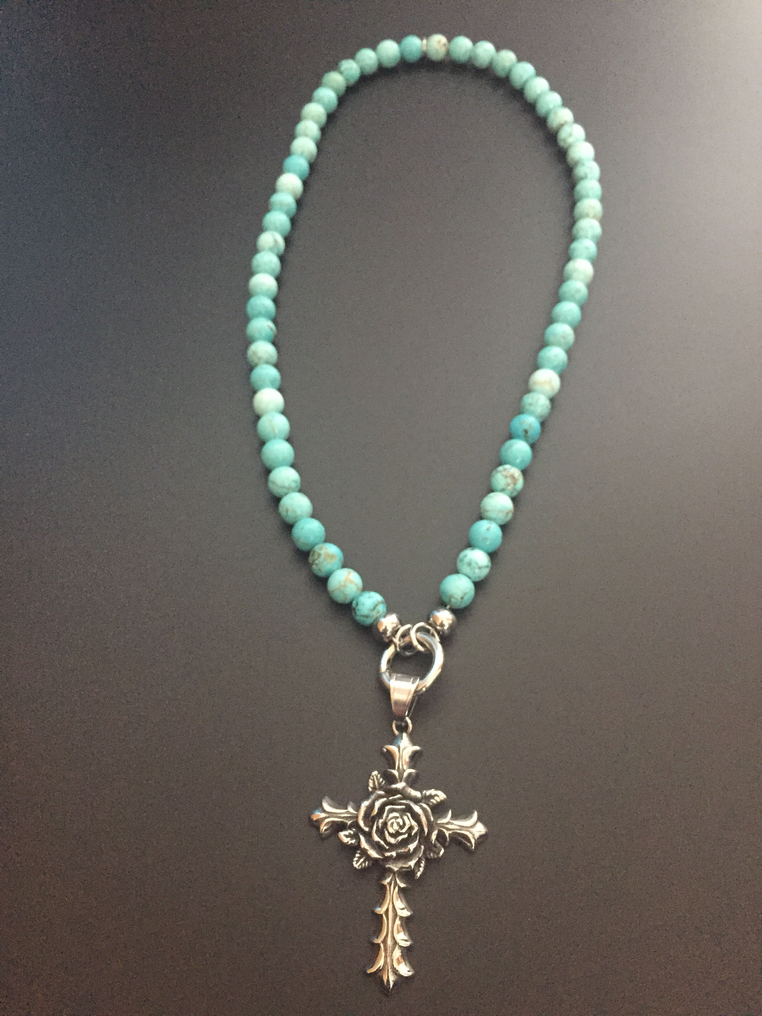 Collier Clip Howlite turquoise & Croix Rose