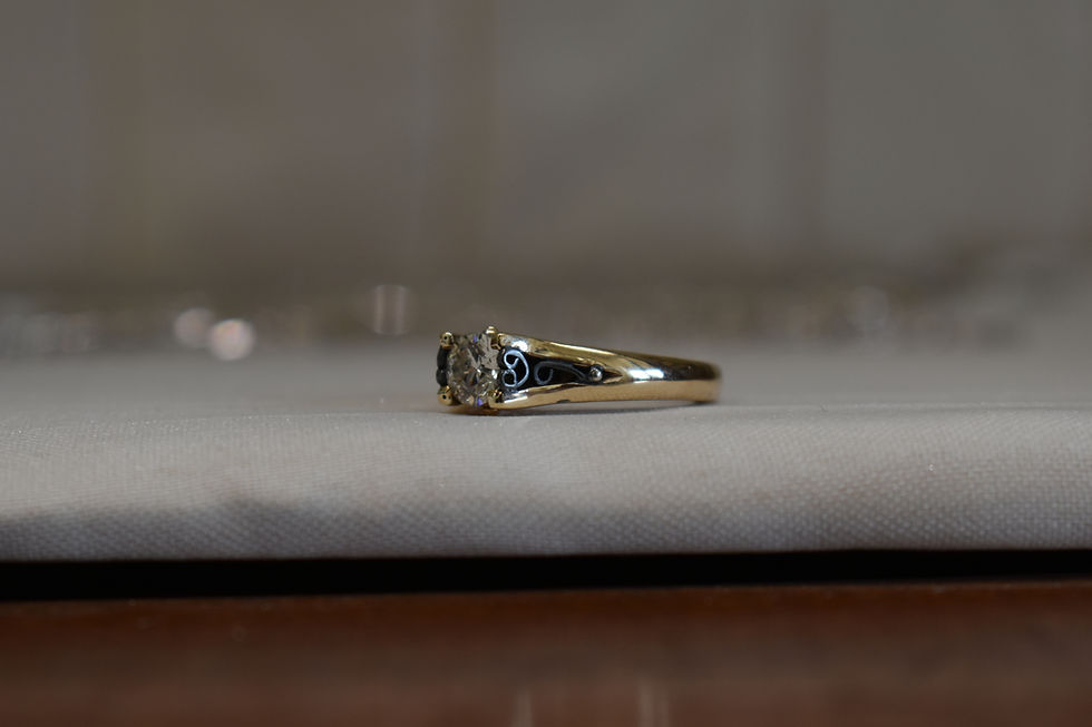 Thumbnail: Gold Natural Diamond Ring