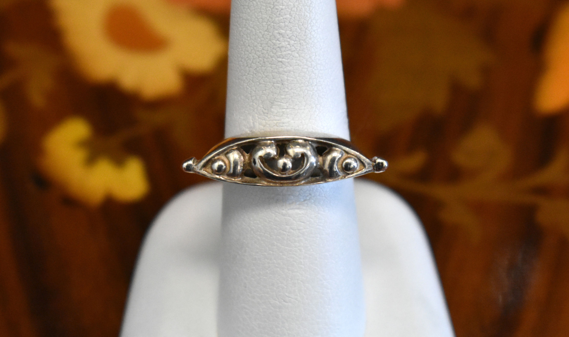 Silver Heart Crest Ring