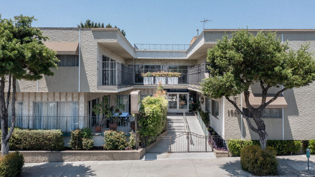 Savant of West Hollywood Exterior 