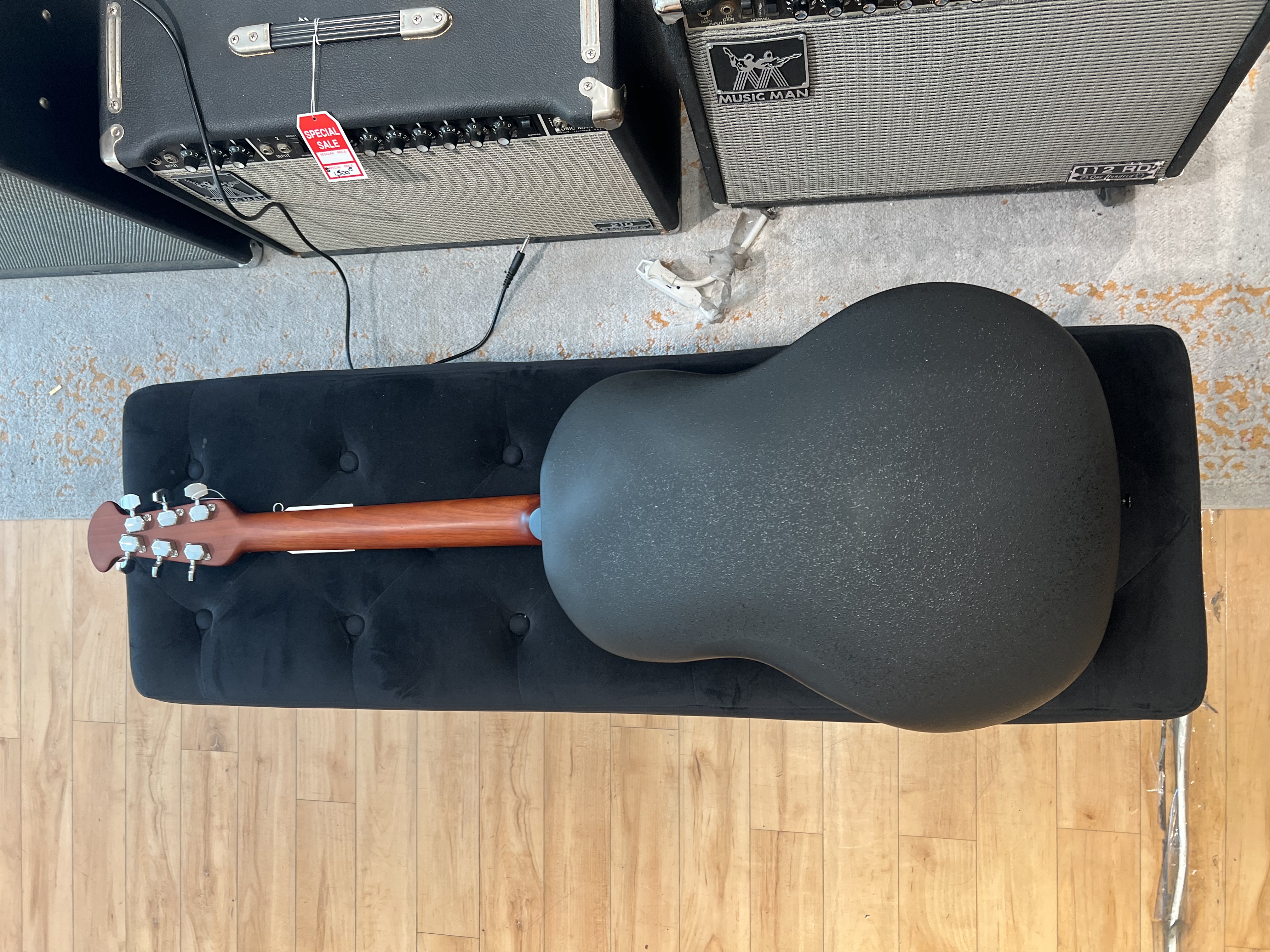 Ovation Celebrity Black 1985-1986 view 5