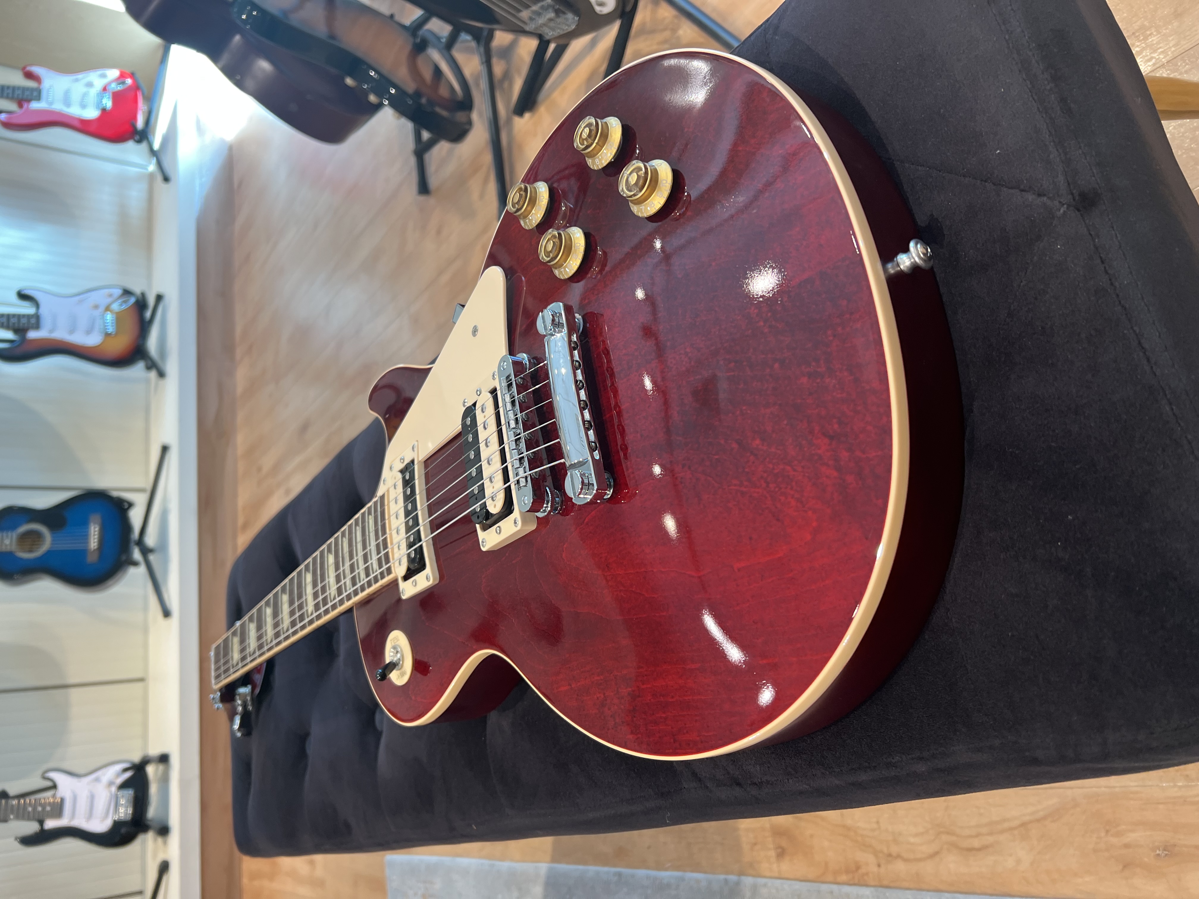 2010 Gibson Les Paul Red view 2