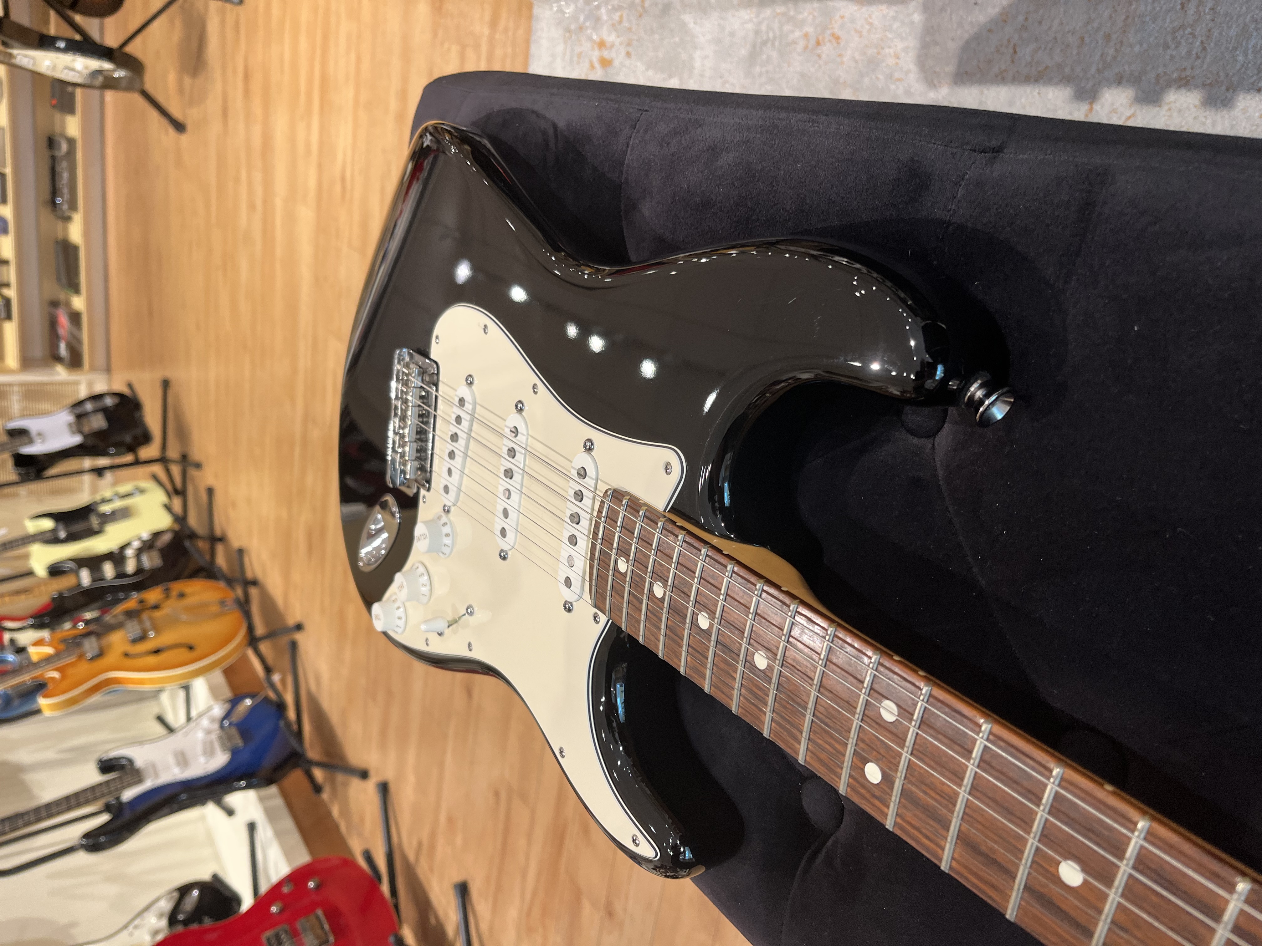 Fender Stratocaster 2007 view 5