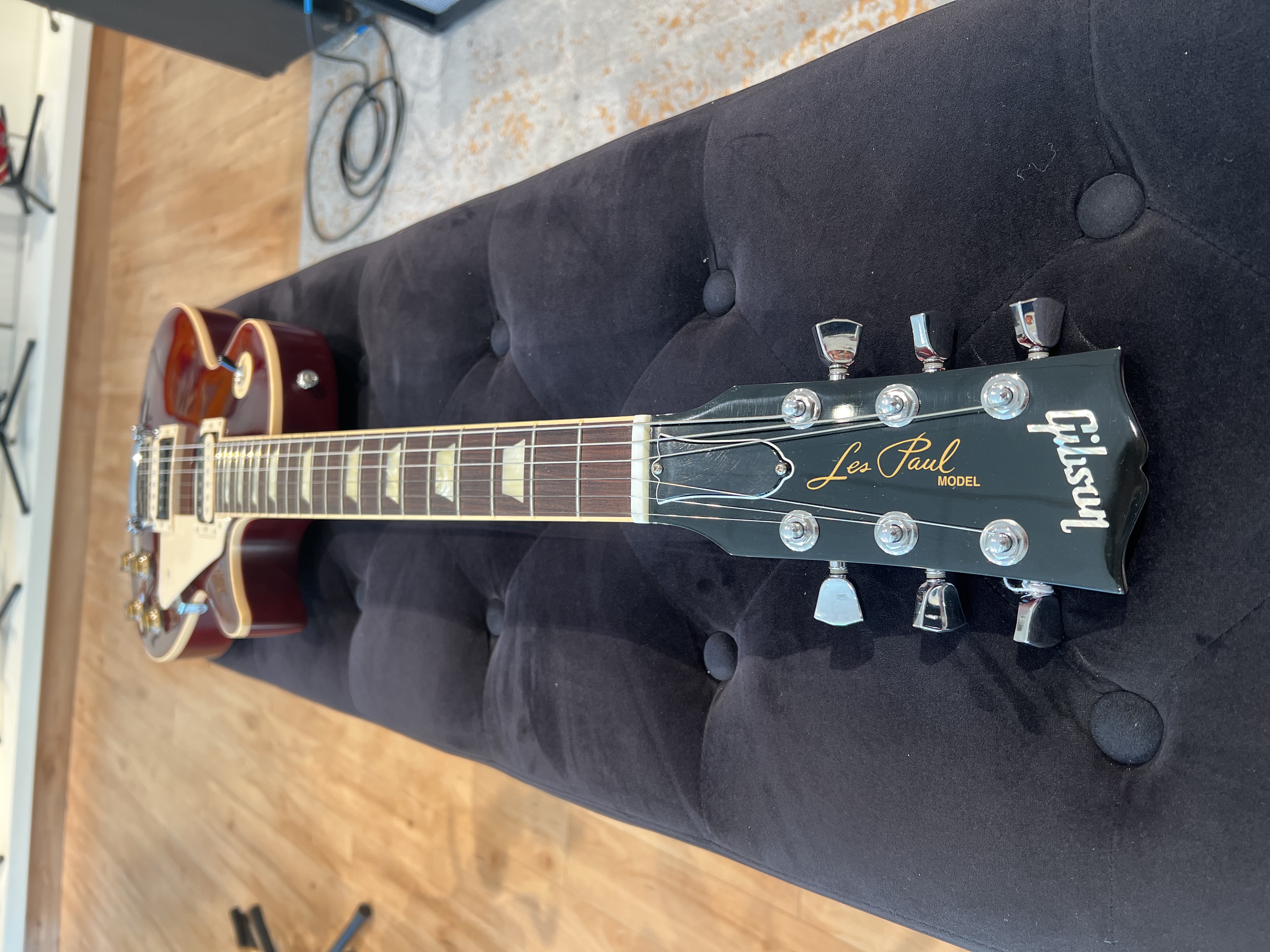 2010 Gibson Les Paul Red view 5