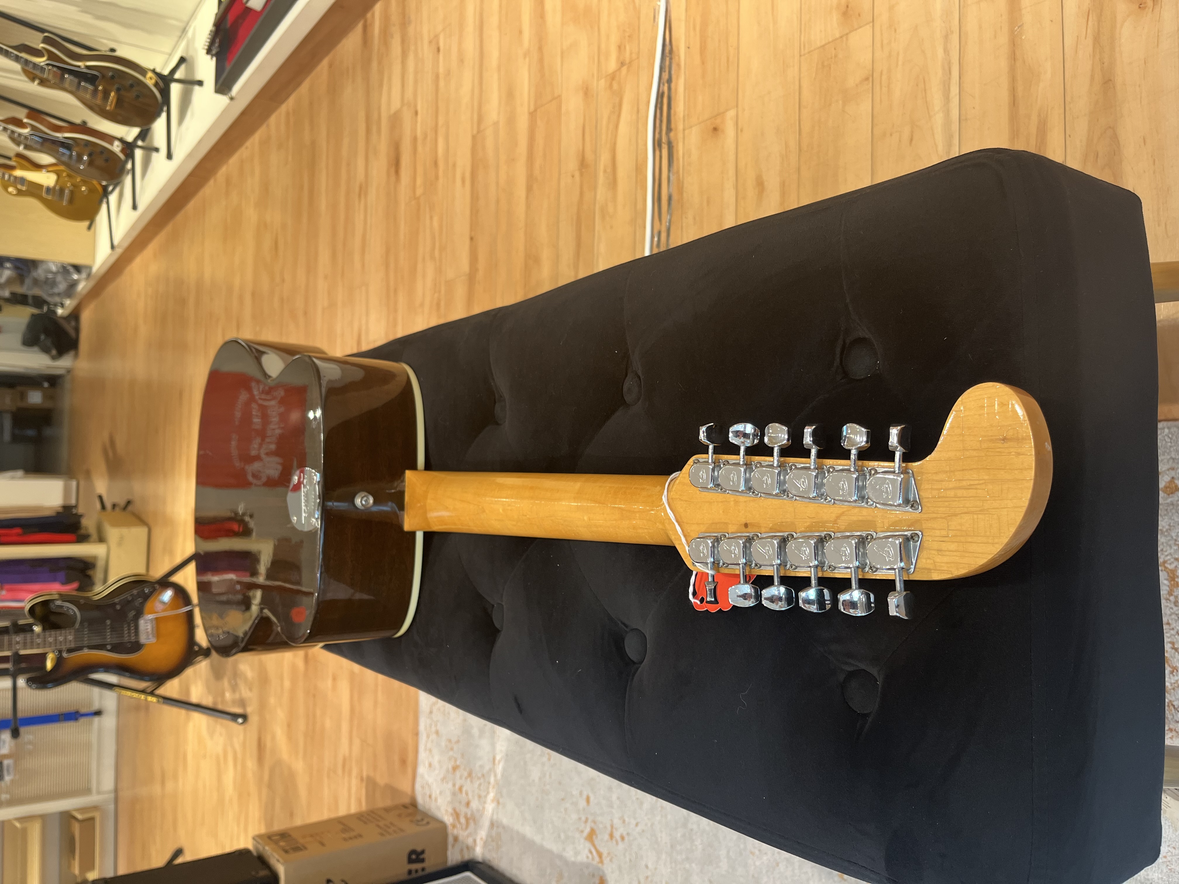 Fender Villager 1965 - Natural view 9