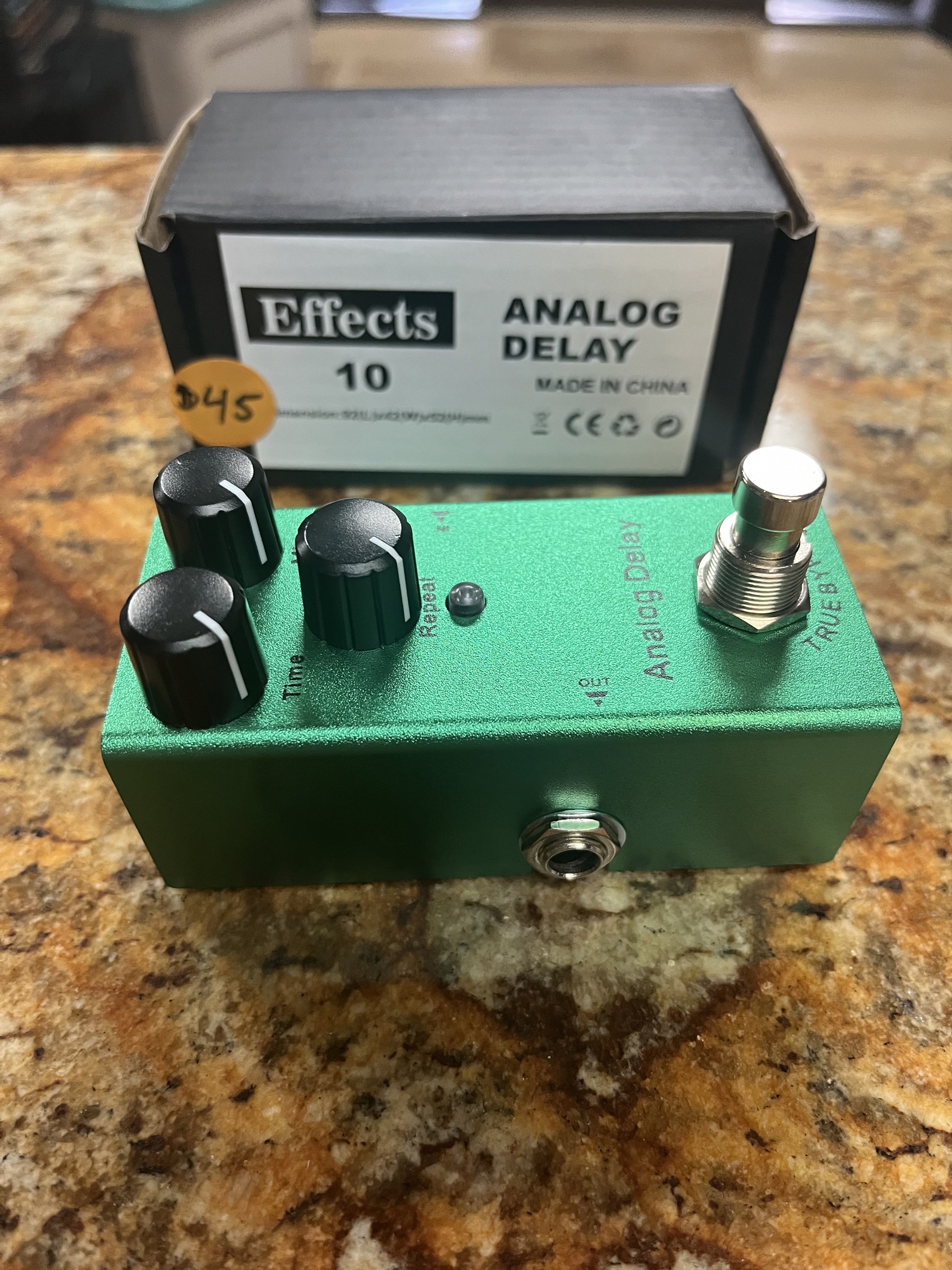 Analog Delay FX pedal view 2