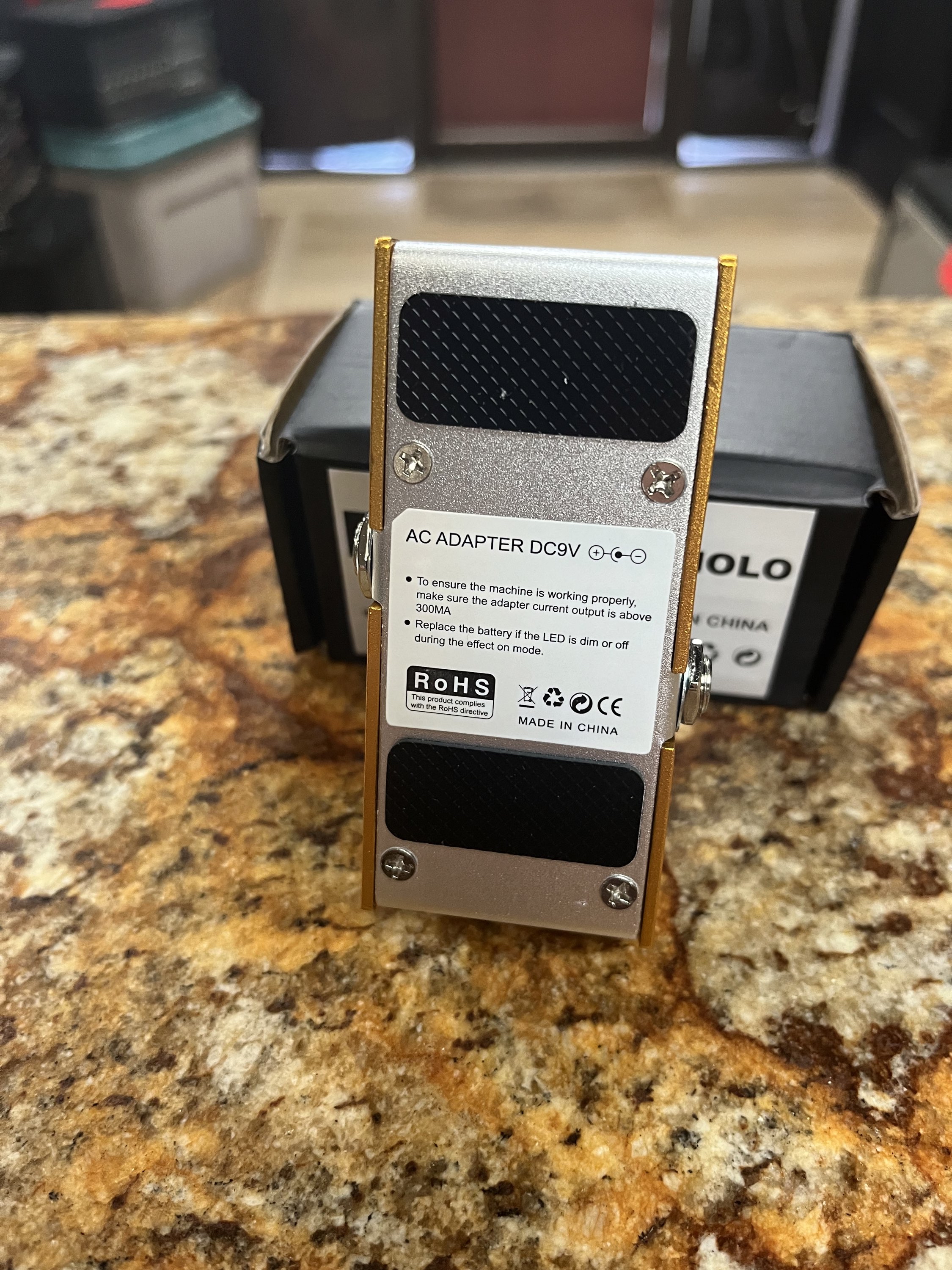 Tremolo FX pedal view 5