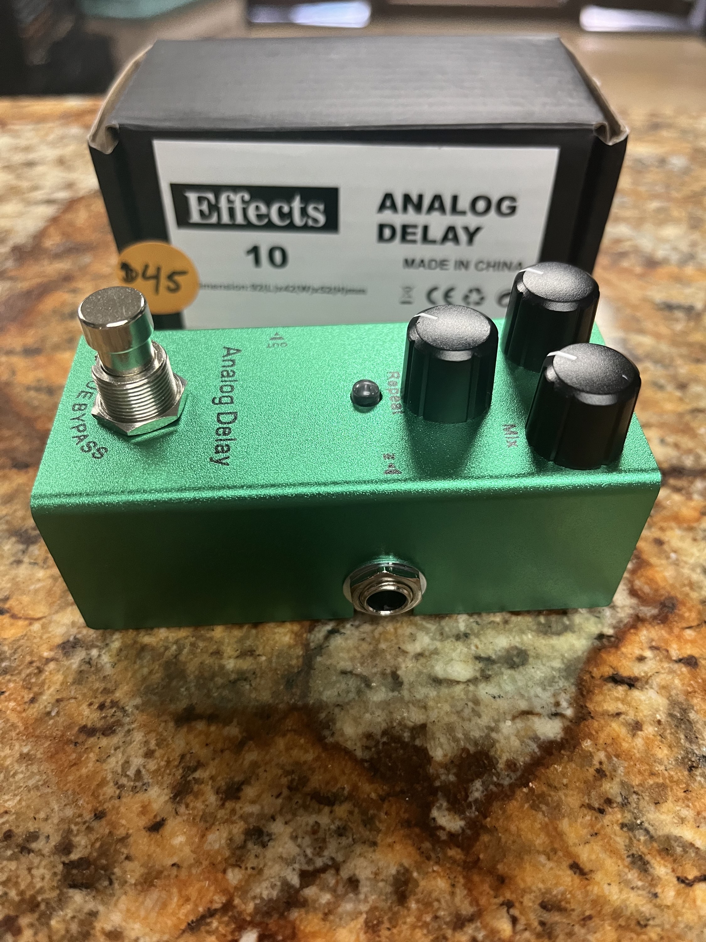 Analog Delay FX pedal view 3