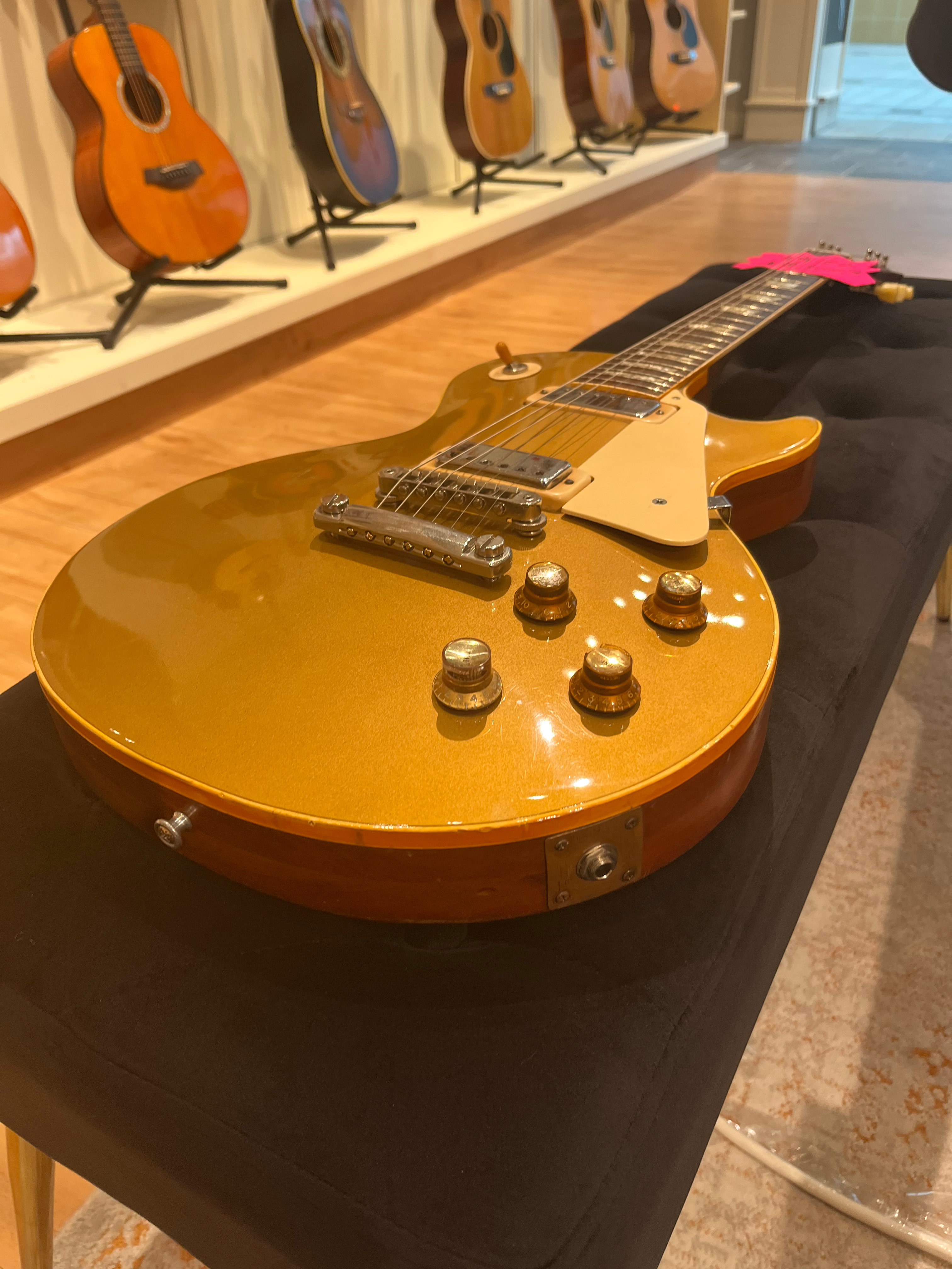 1972 Gibson Les Paul Deluxe Gold Top view 3