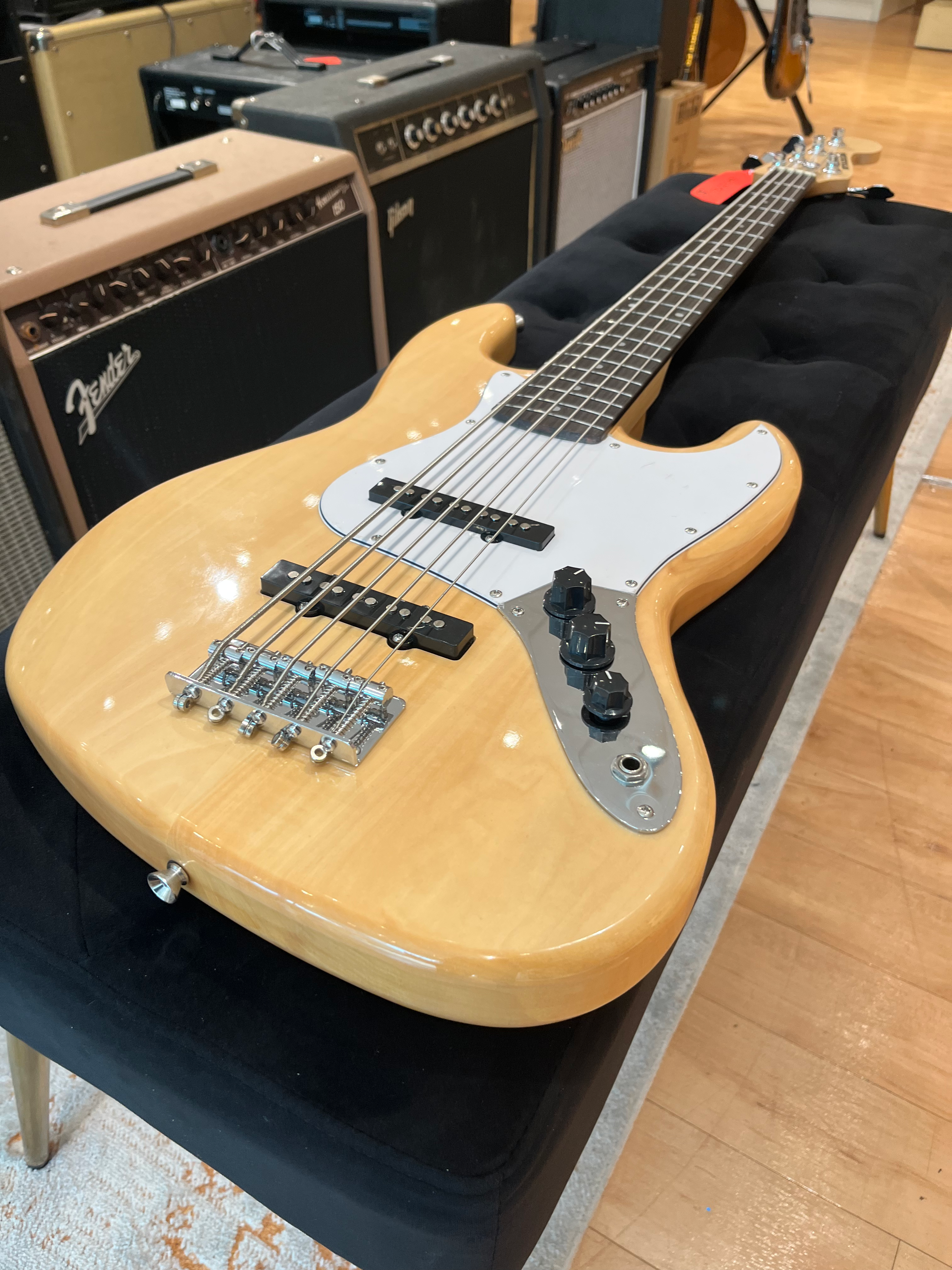 Stadium Electric 5-String Bass 2024 view 3