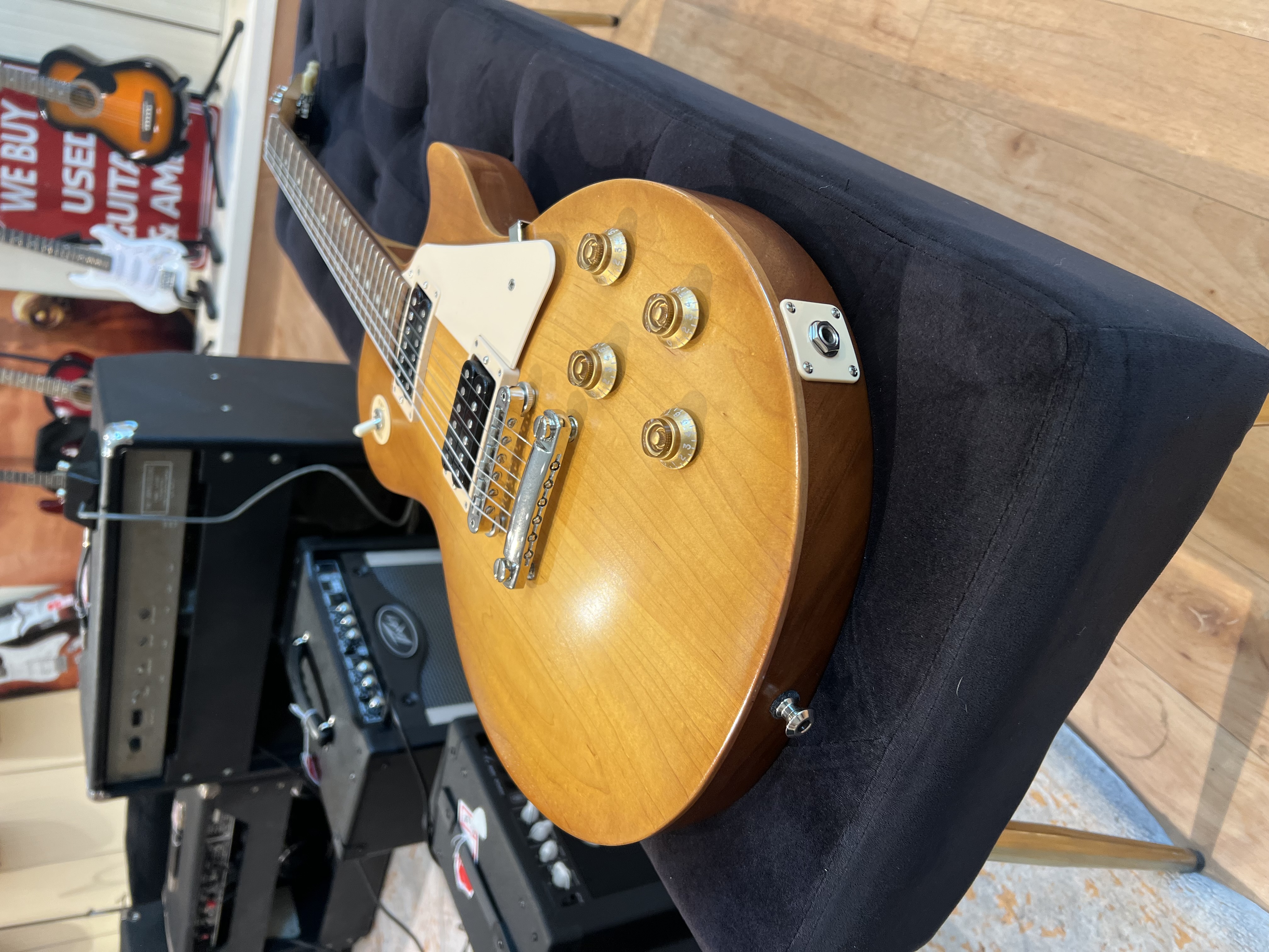 Gibson Les Paul Deluxe Mint 2019 view 3