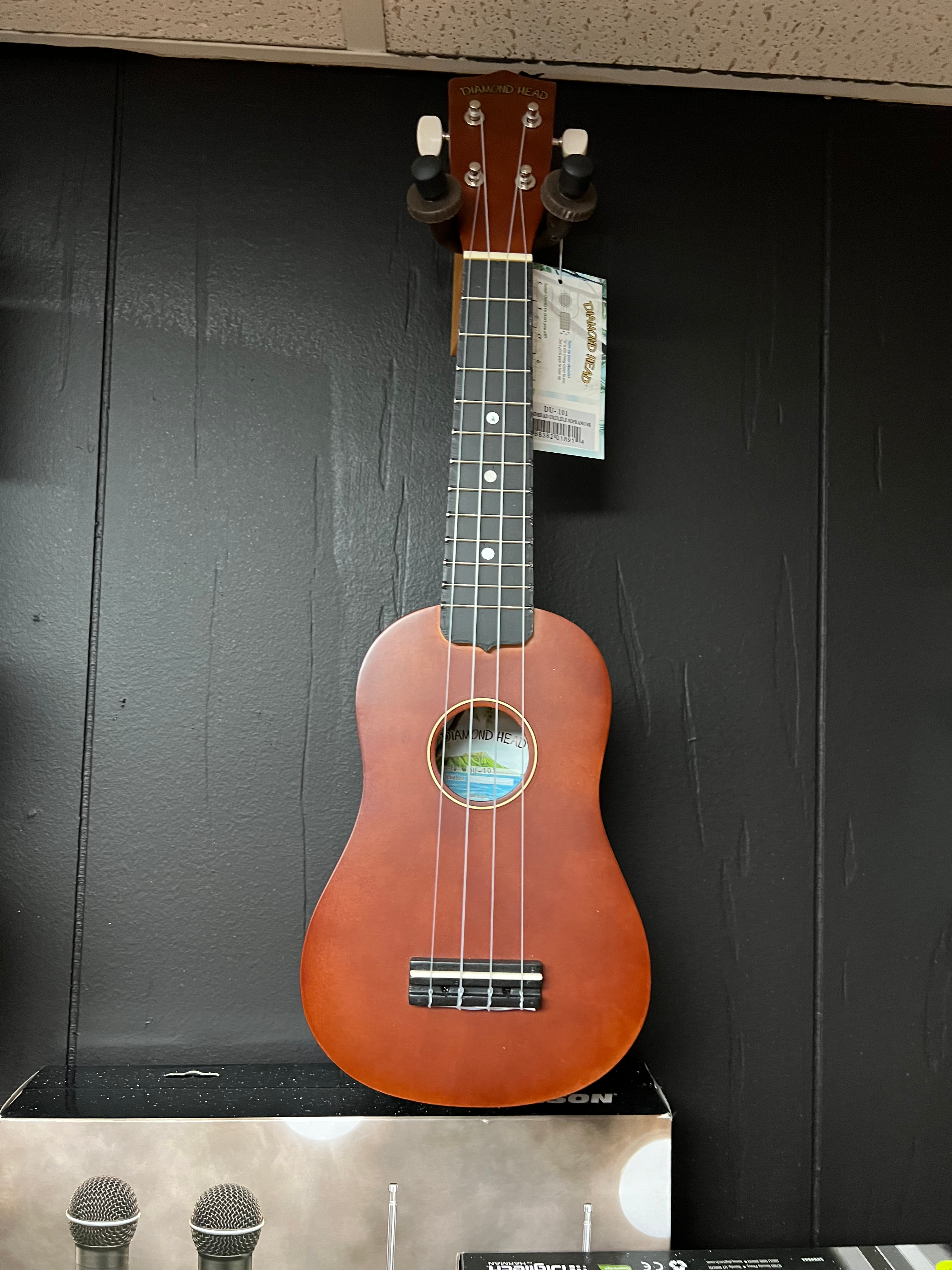 Diamond Head Ukulele view 6