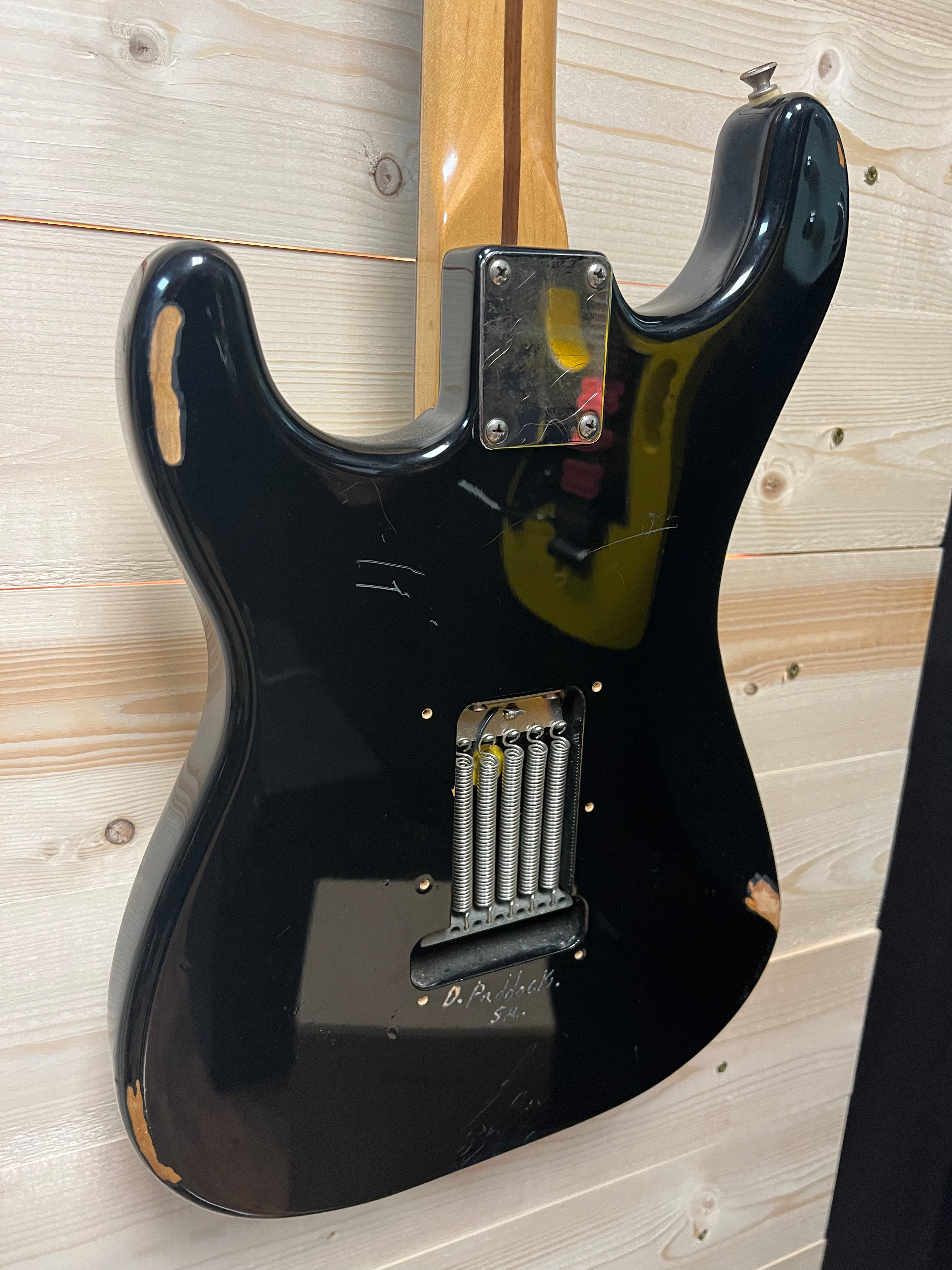 Fender Stratocaster MX Black 2001 BUDDY GUY SIGNED view 4