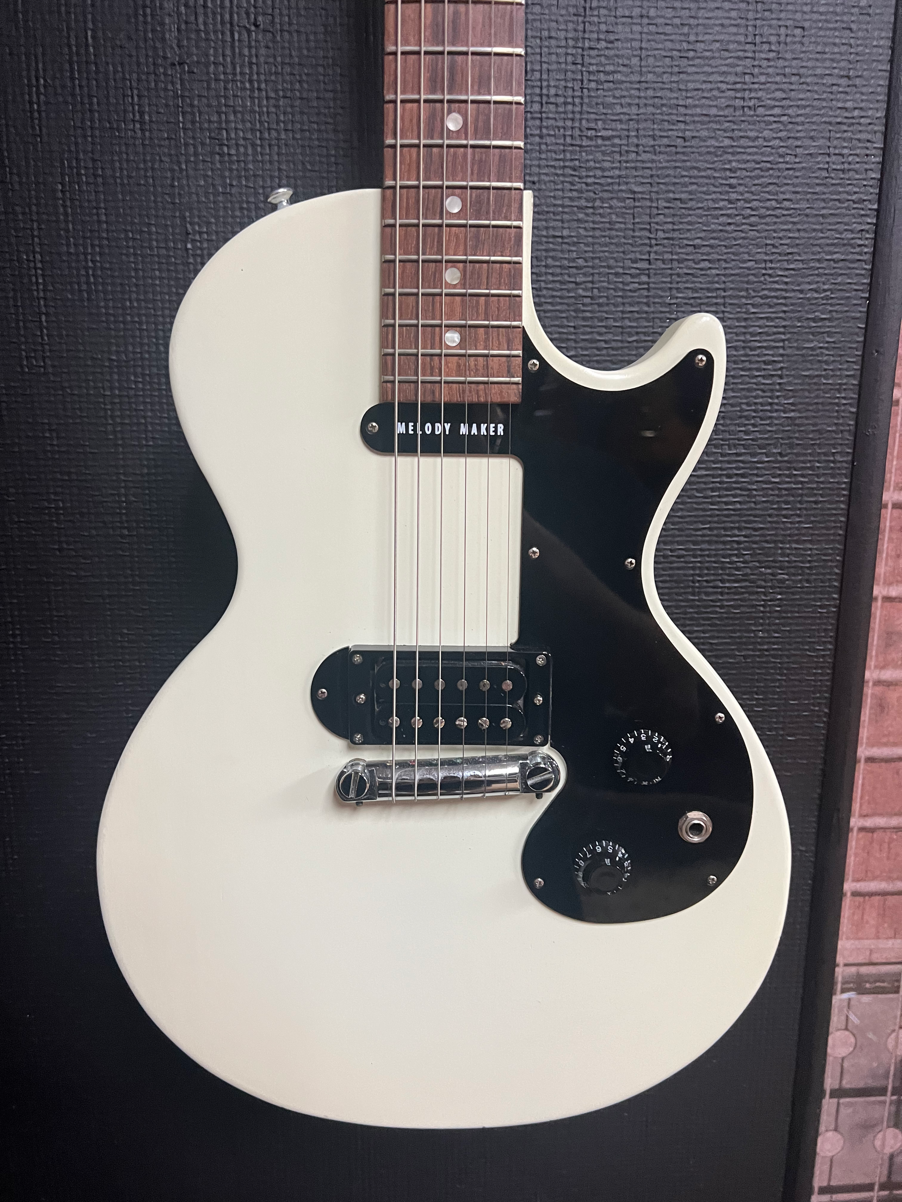 Gibson Melody Maker White 2011 view 3