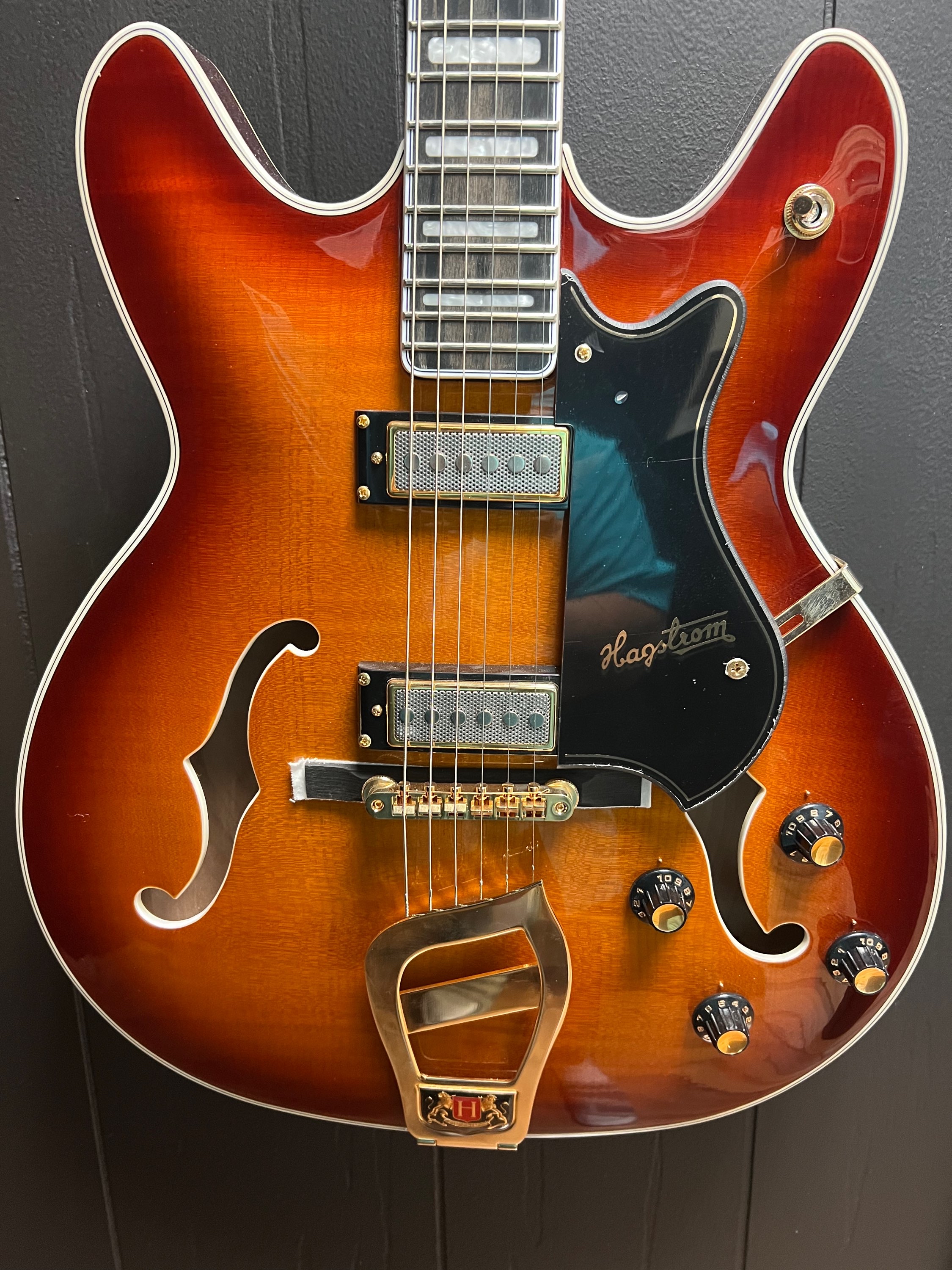 Hagstrom 1967 reissue  new 2023