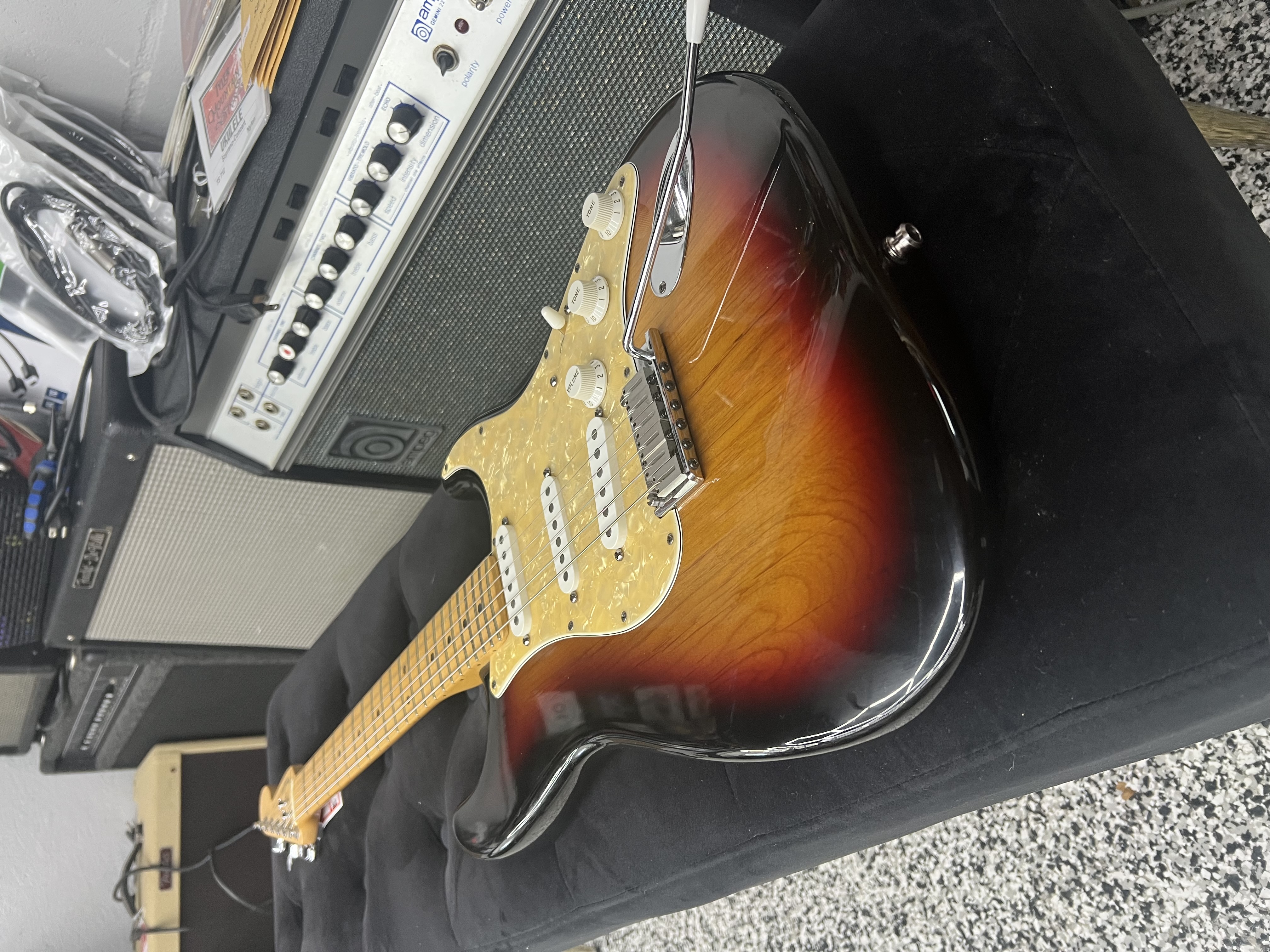 Fender Stratocaster 1999 view 2