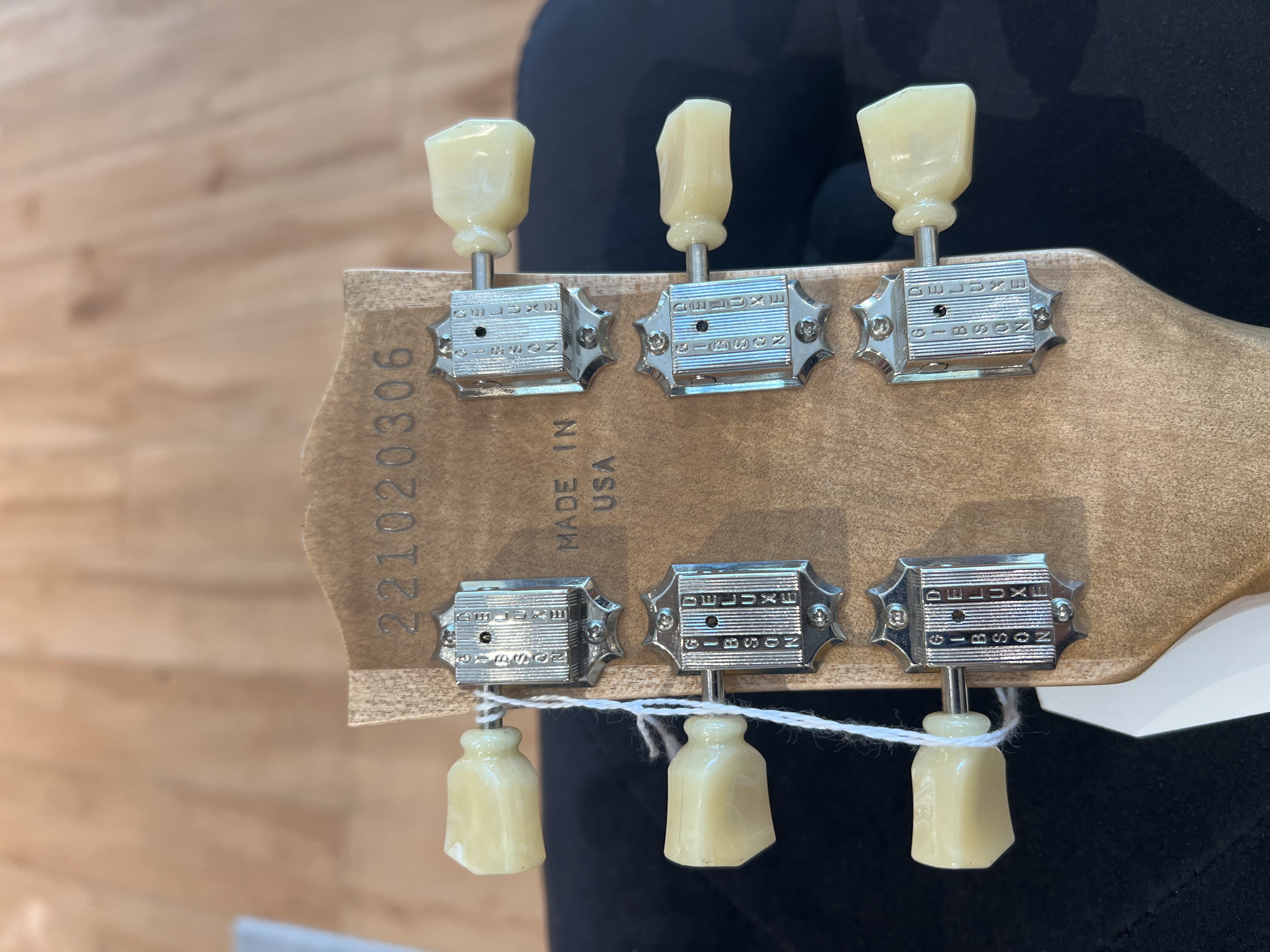 2022 Gibson Les Paul Tribute view 10