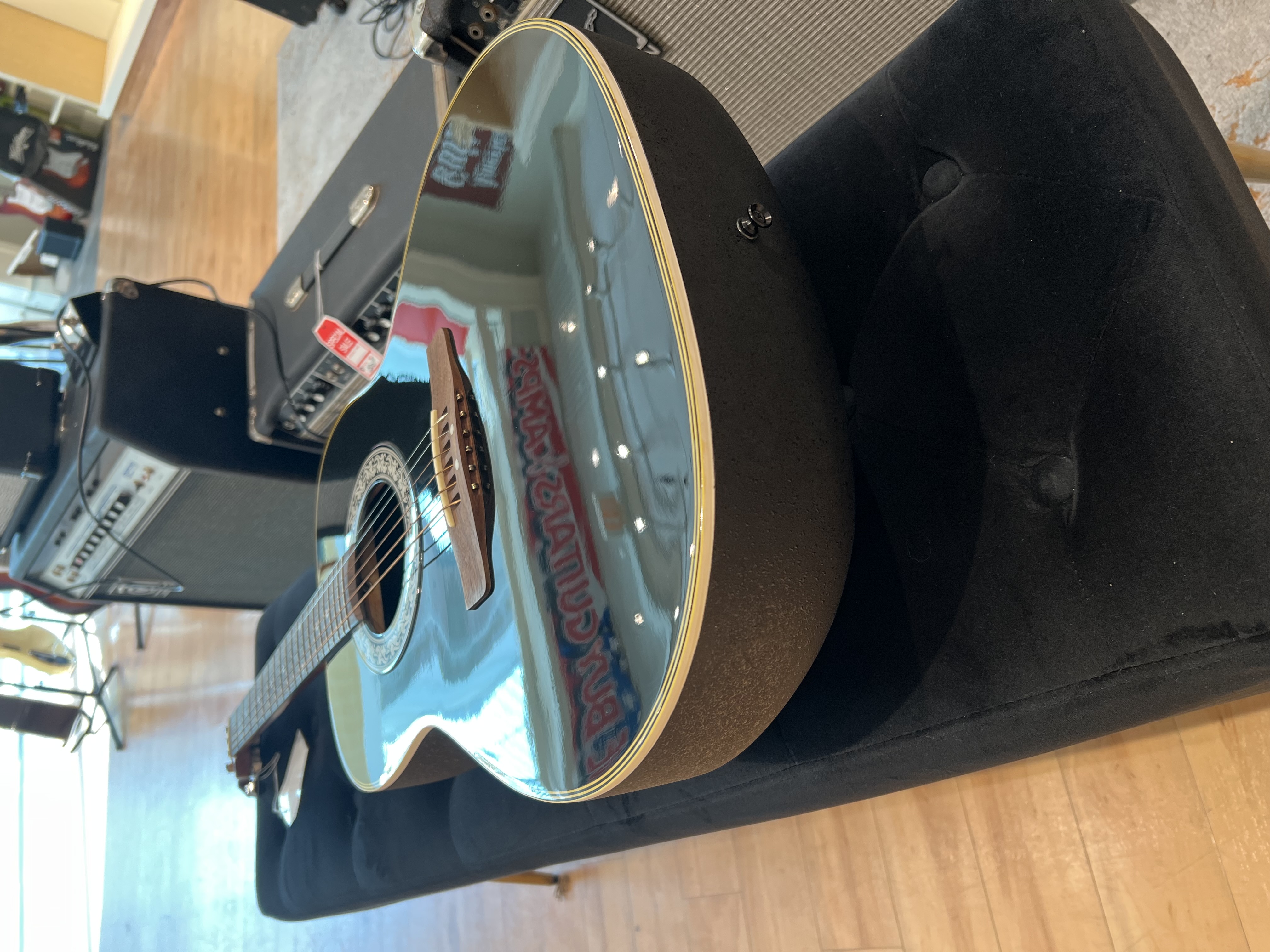 Ovation Celebrity Black 1985-1986 view 2