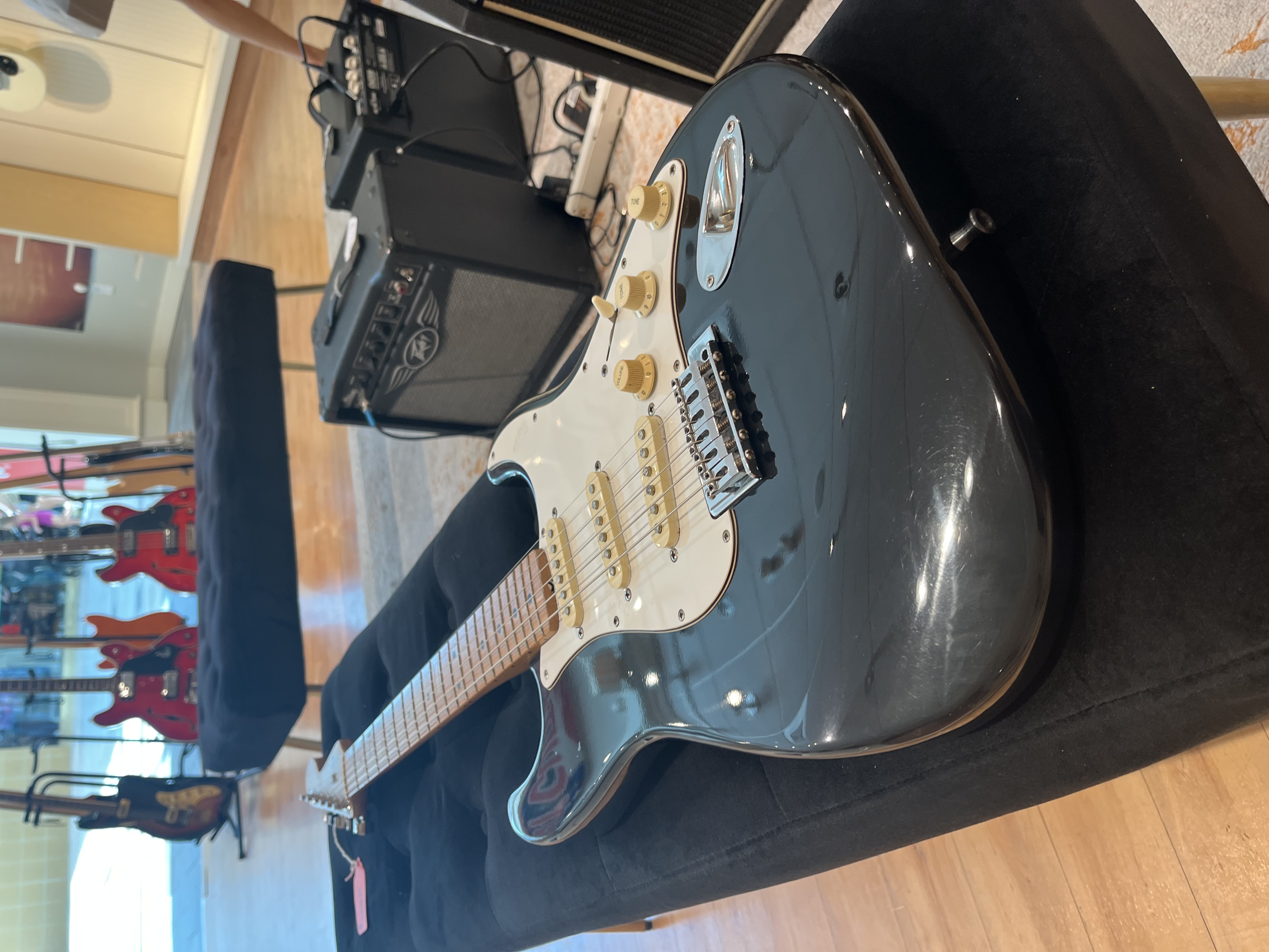 USA Fender Squier Stratocaster 1989 - Black view 2