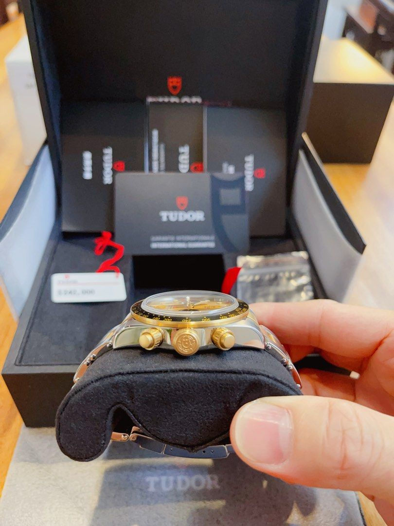 縮圖：帝舵TUDOR 79363N 半金款 金色面盤2023年保卡