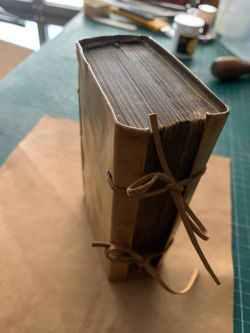 livre d'auteur plats rapportés