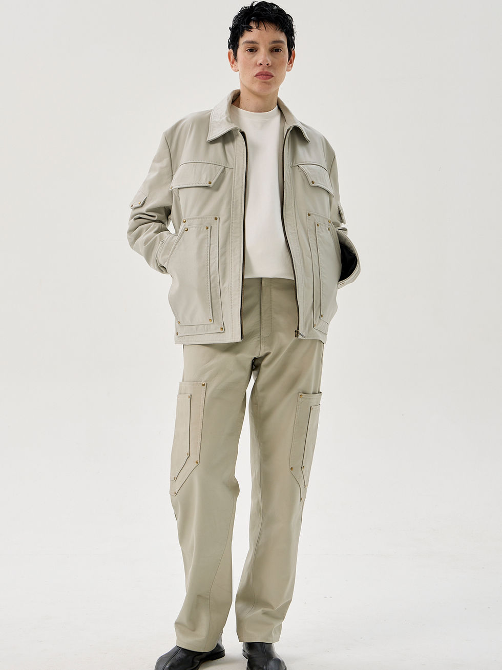 Bone white 100% calfskin double pocket pant with reinforced brass hardware
