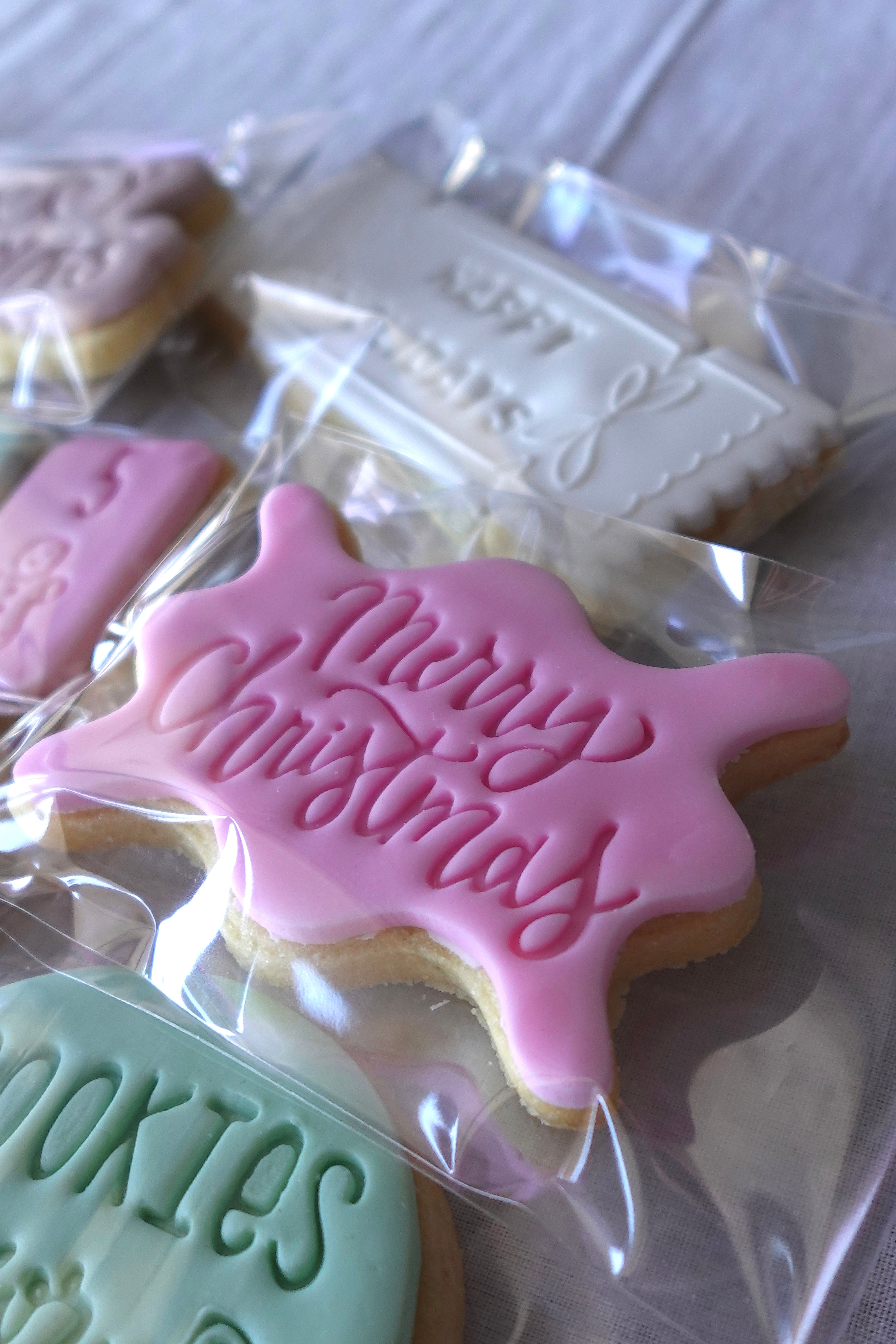 Wavy Merry Christmas Cookies