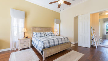 Elegant foyer in West Palm Beach home photographed by real estate photographer Edwin Figueroa Photography
