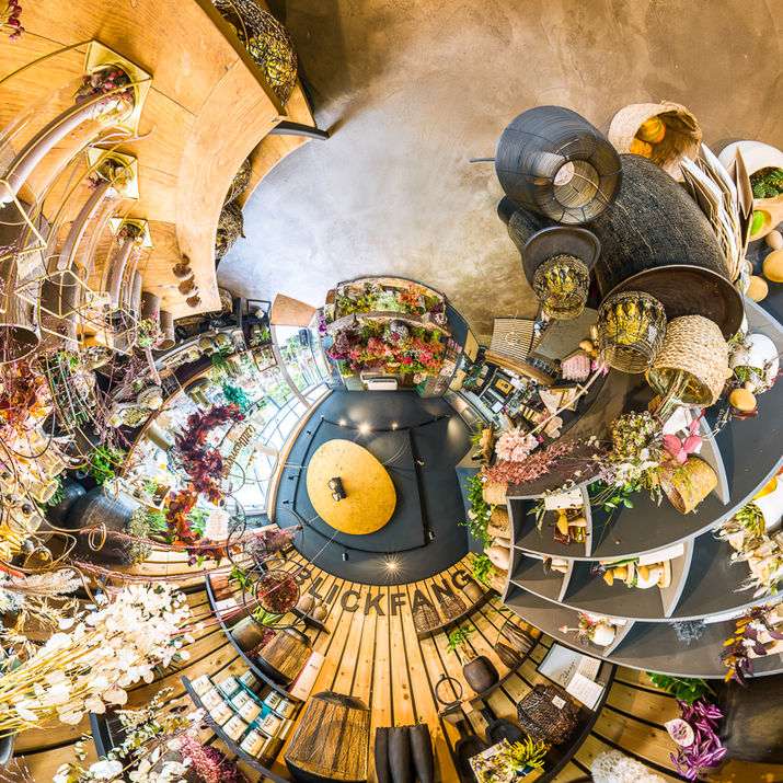 Little Planet von der Innenansicht vov Blumenladen Blickfang Dasing.