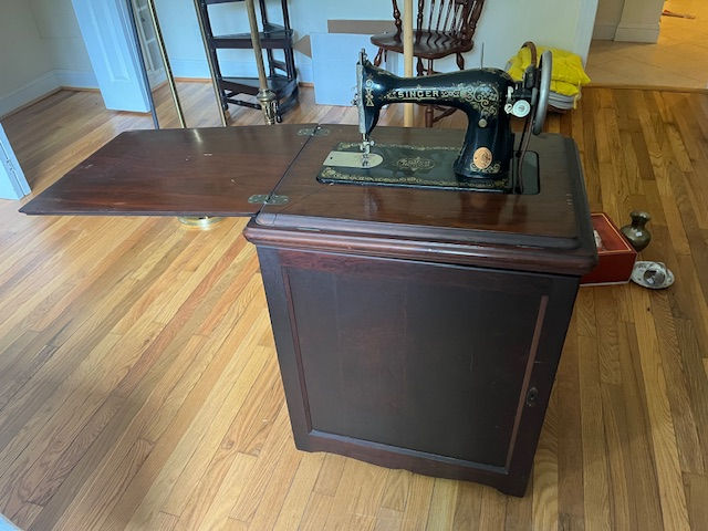 Thumbnail: Singer Treadle sewing machine -- #20240731D