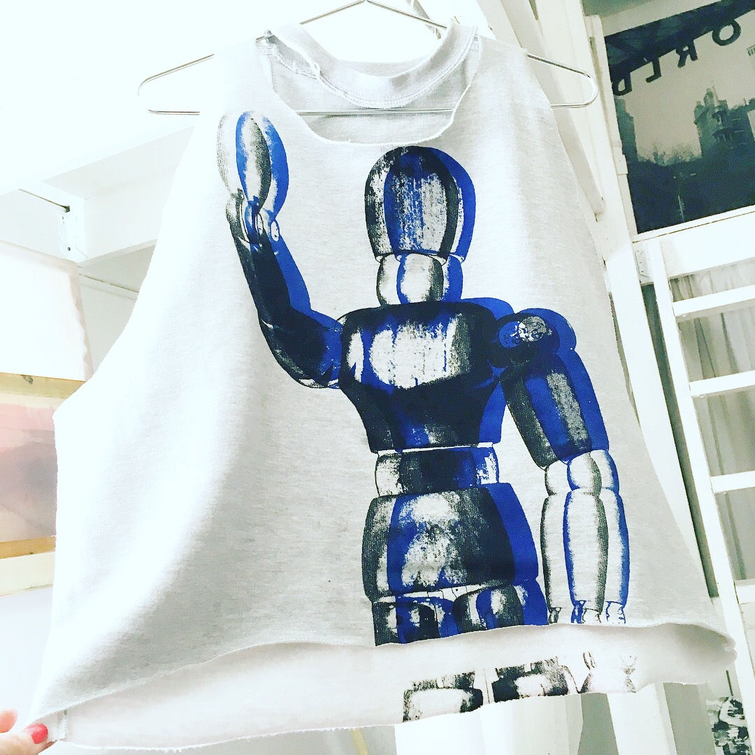 Model Citizen Sleeveless sweatshirt tee