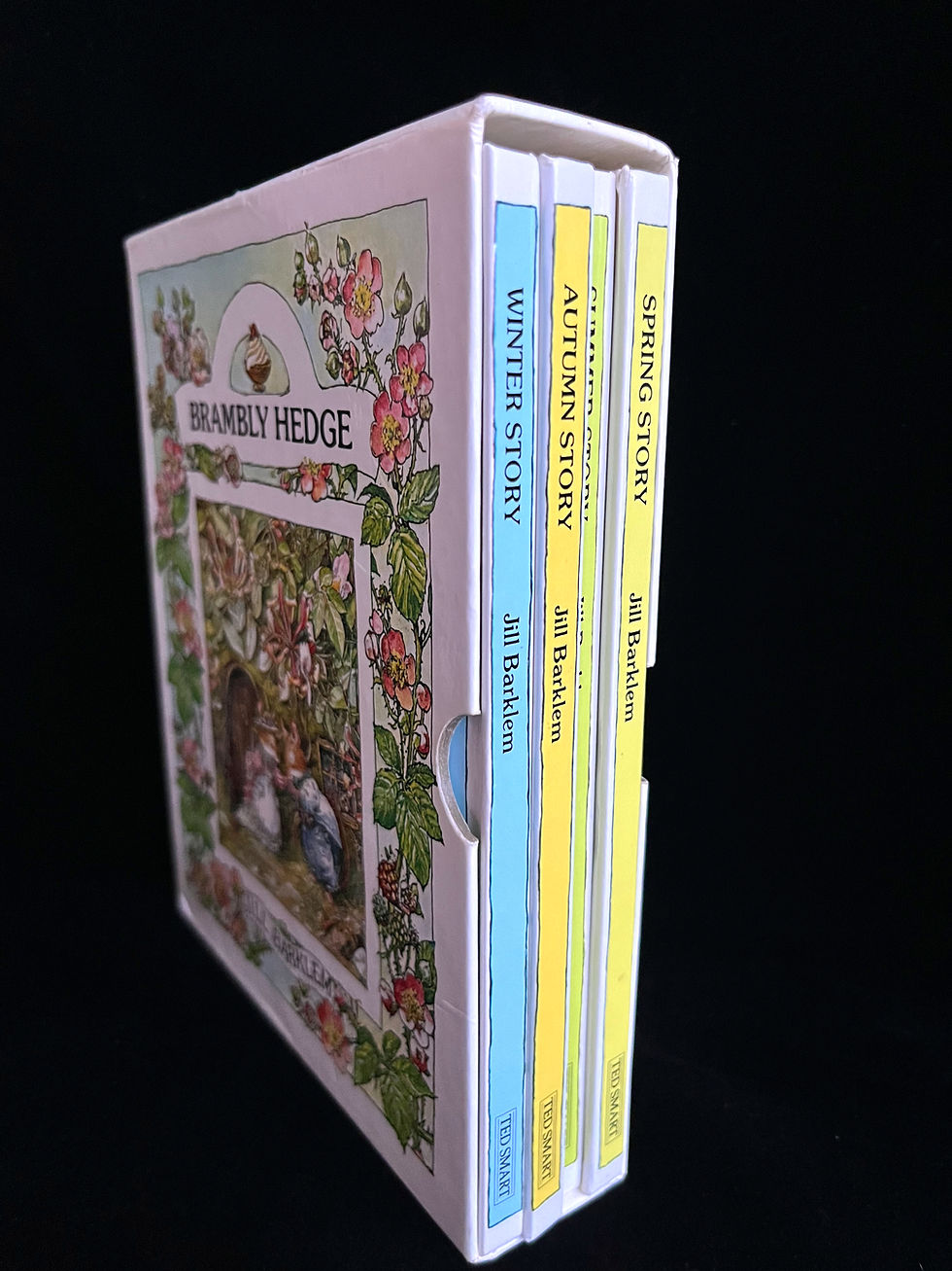 Brambly Hedge – The Four Seasons Box Set spine