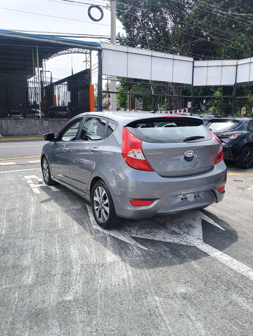 Miniatura: HYUNDAI ACCENT 2016 / VIN 7784