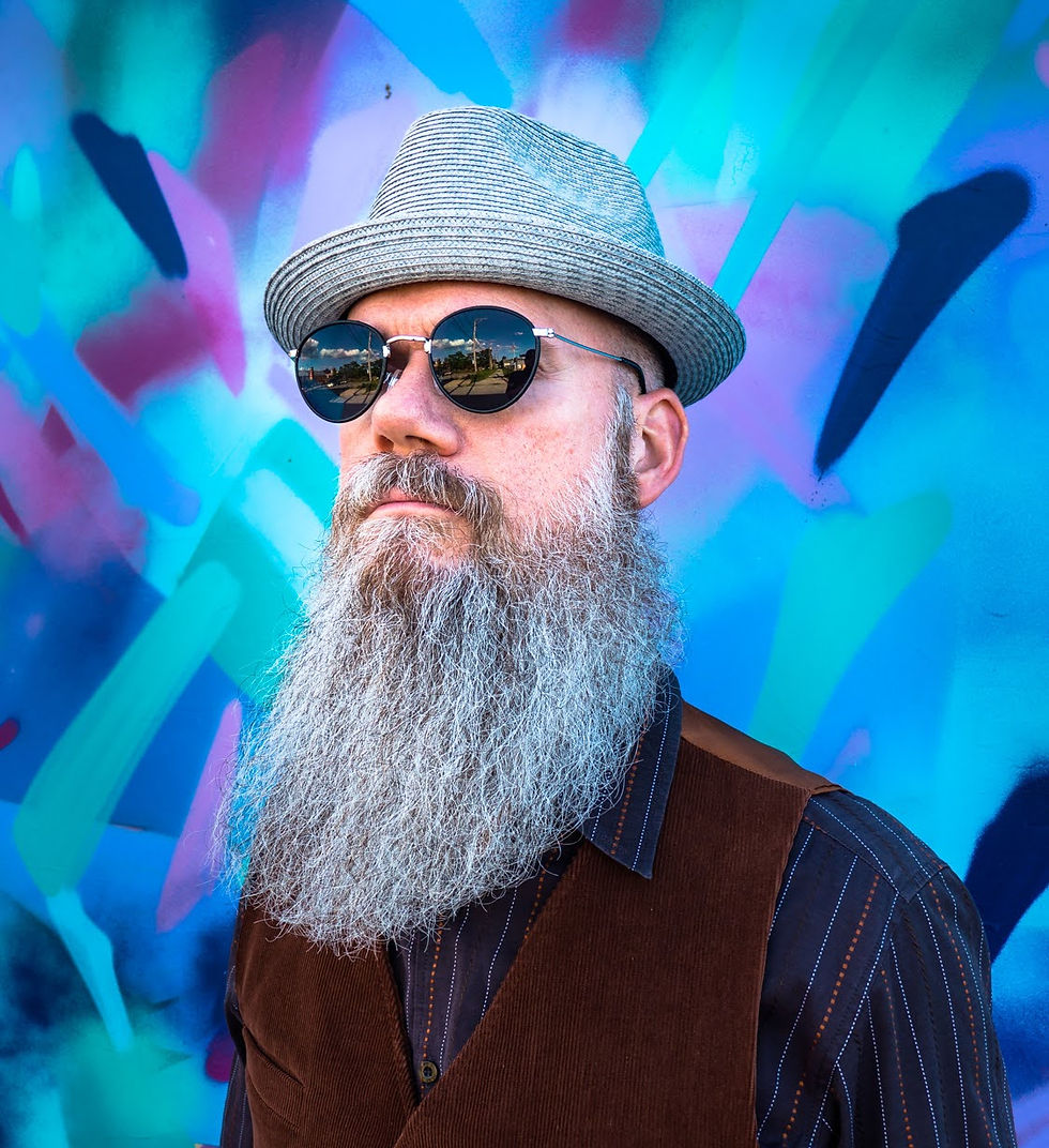 Live Music with Justin Howl